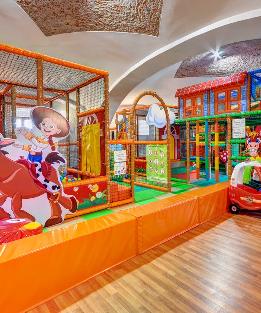 Jarní prázdniny v hotelu Zámek Valeč, děti do 12 let zdarma